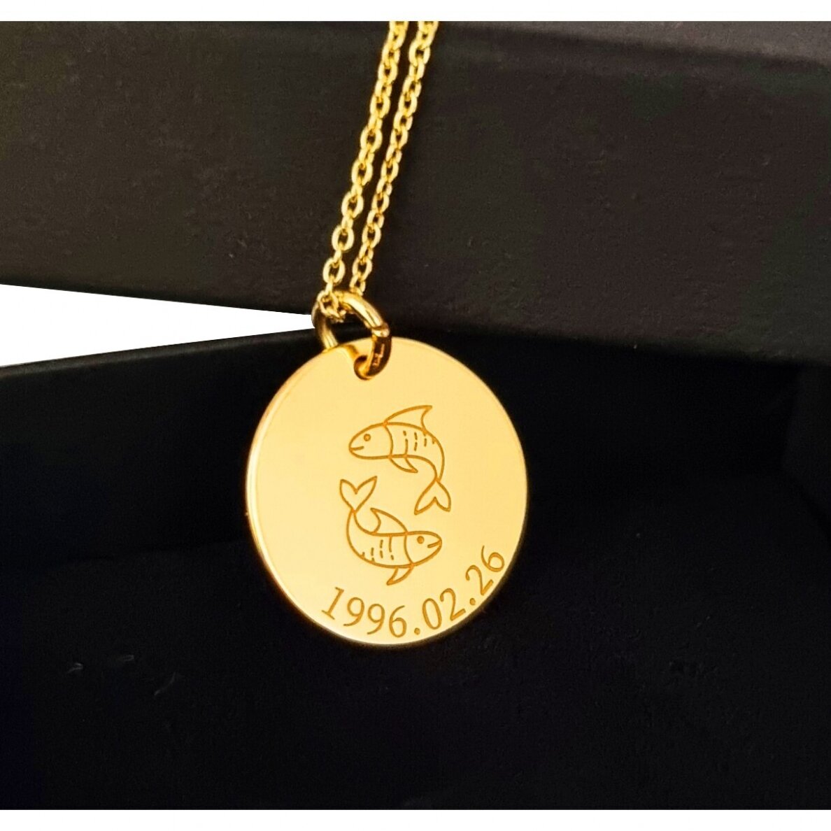 Graviruotas pakabukas su zodiako piešiniu 1