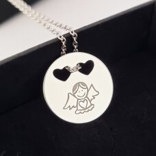 Sidabrinis 925 graviruotas pakabukas su širdelėmis mergytei su vardu ir simboliu "Angeliukas"