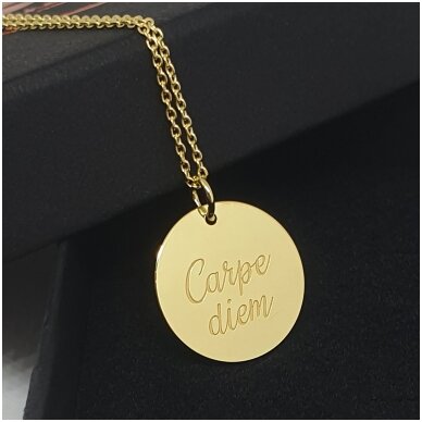 Sidabrinis graviruotas pakabukas "Carpe Diem" Sidabrinis graviruotas pakabukas "Carpe Diem"