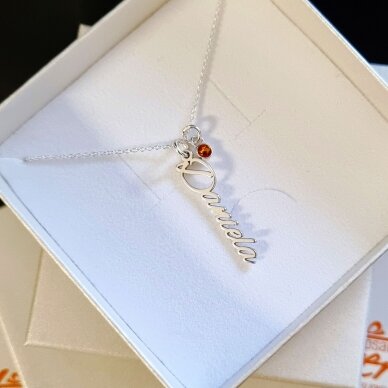 Pakabukas su vardu Daniela ir Swarovski kristalu PP Pakabukas su vardu Daniela ir Swarovski kristalu PP